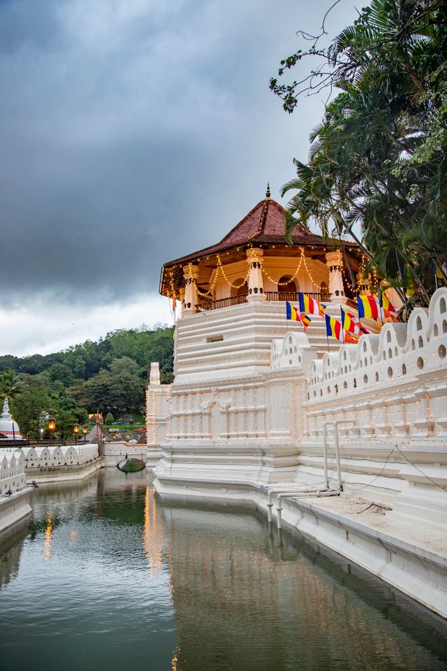 Temple of the Tooth in Kandy